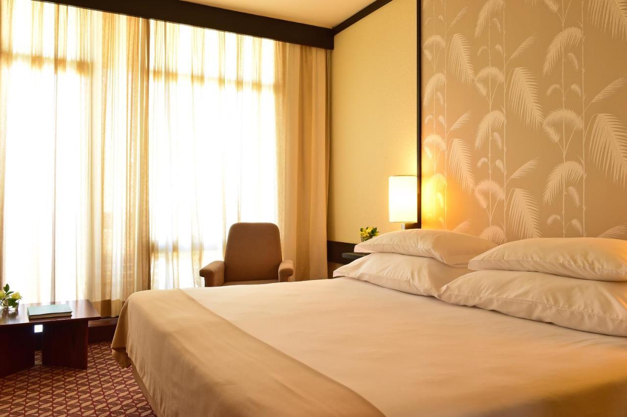 Pestana Casino Park Hotel & Casino Funchal  Exterior photo A room at the hotel