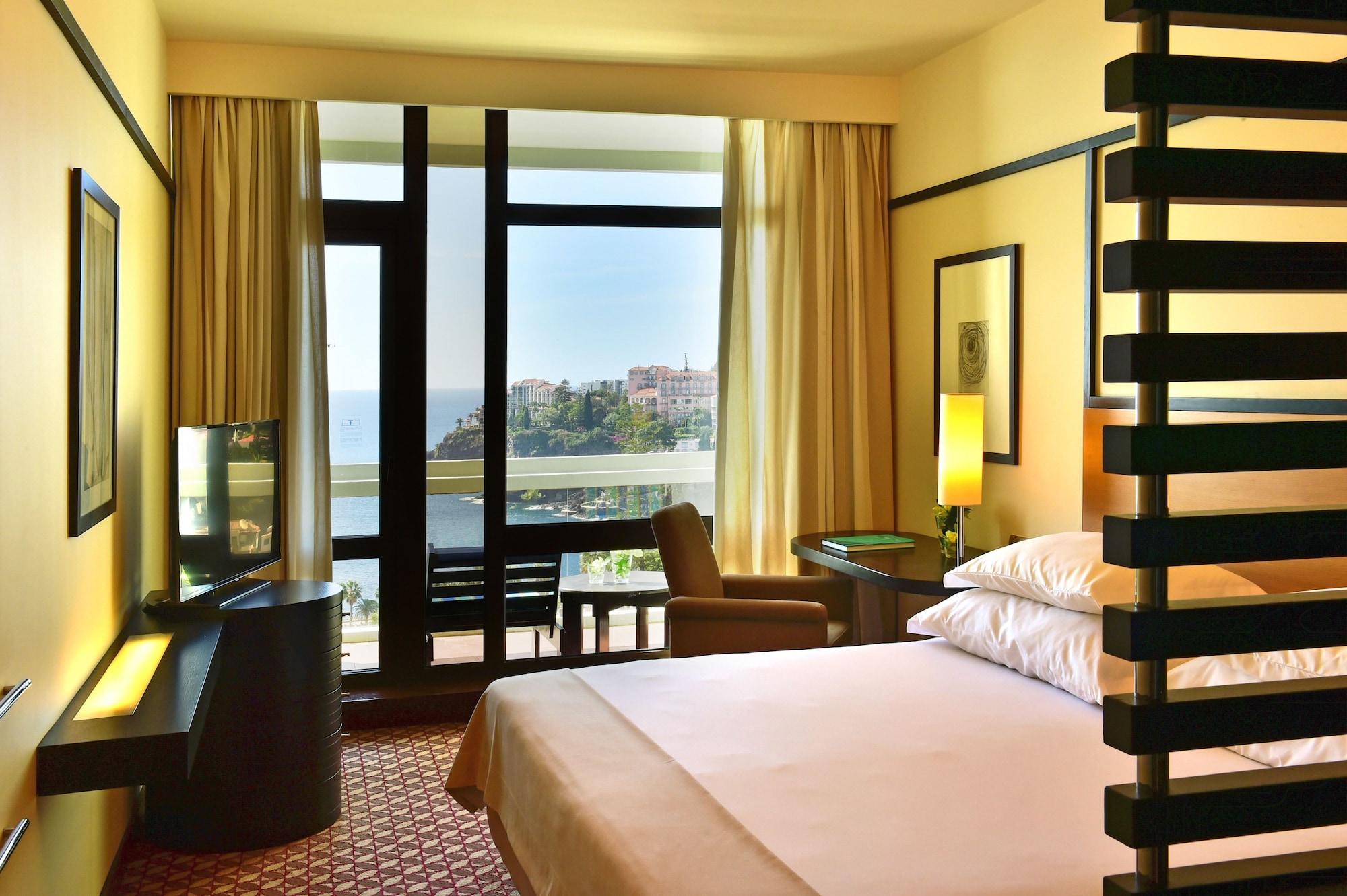 Pestana Casino Park Hotel & Casino Funchal  Exterior photo A room at the hotel
