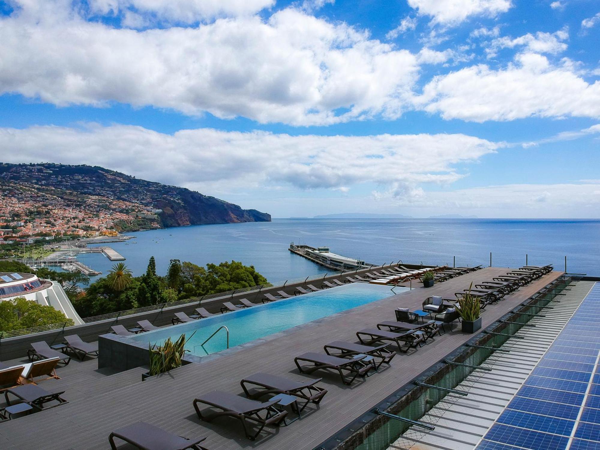 Pestana Casino Park Hotel & Casino Funchal  Exterior photo The pool at the hotel