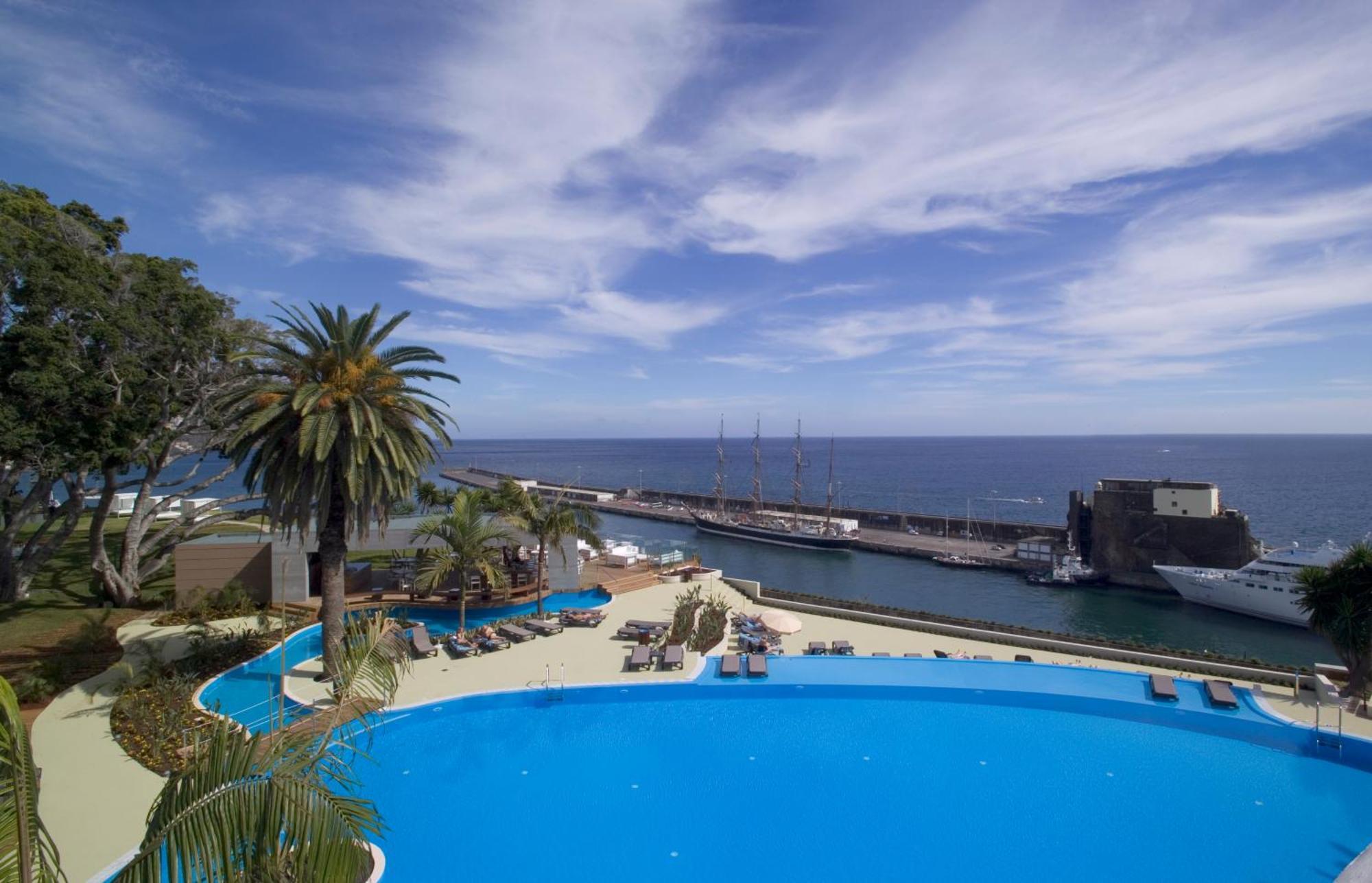 Pestana Casino Park Hotel & Casino Funchal  Exterior photo The pool at the hotel