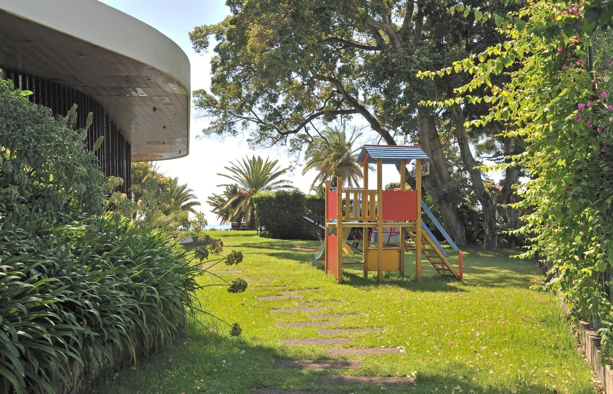Pestana Casino Park Hotel & Casino Funchal  Exterior photo Playground